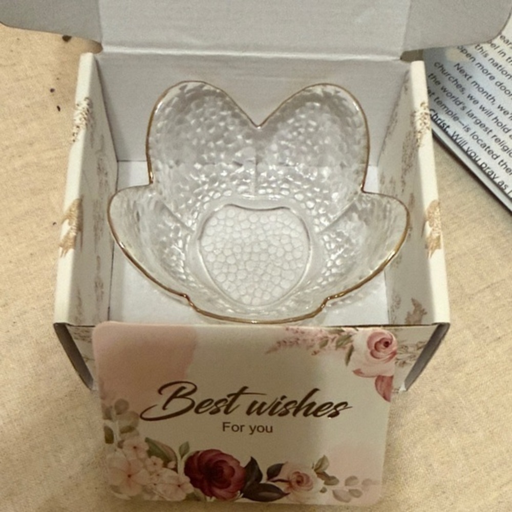 ❤️3 for $15!❤️ Clear Glass Flower Bowl with Gold Trim